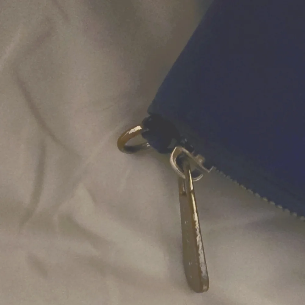 Michael Kors Stunning Blue Large Continental Zip around Saffiano Leather Wallet! - Picture 10 of 11